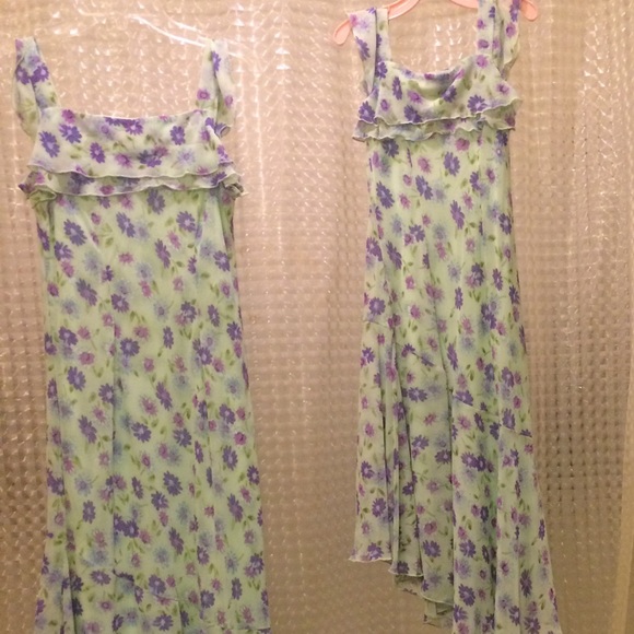 Spring/Summer soft green floral dress. - Picture 4 of 8